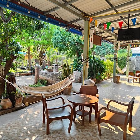 Smilingface Guesthouse Sukhothai Esterno foto